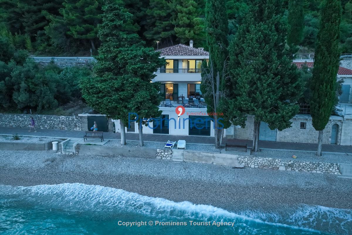 Kuća na plaži San't Antonio Podaca – 4 spavaće sobe, 2 obitelji, direktan izlaz na more, Makarska rivijera