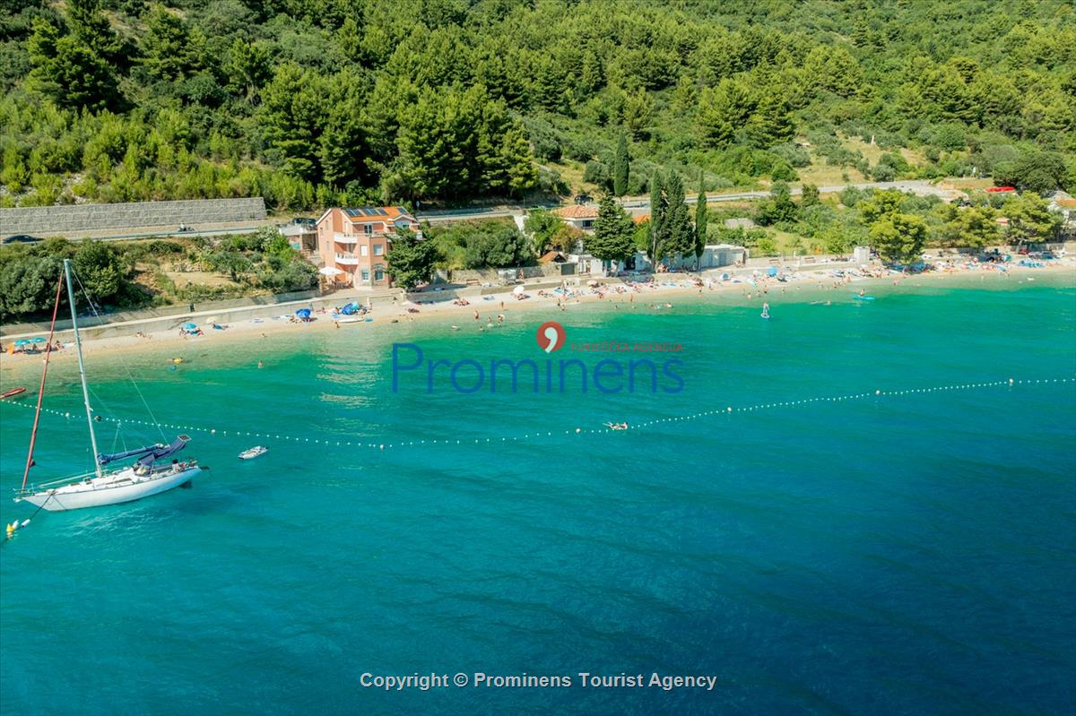 Kuća na plaži San't Antonio Podaca – 4 spavaće sobe, 2 obitelji, direktan izlaz na more, Makarska rivijera