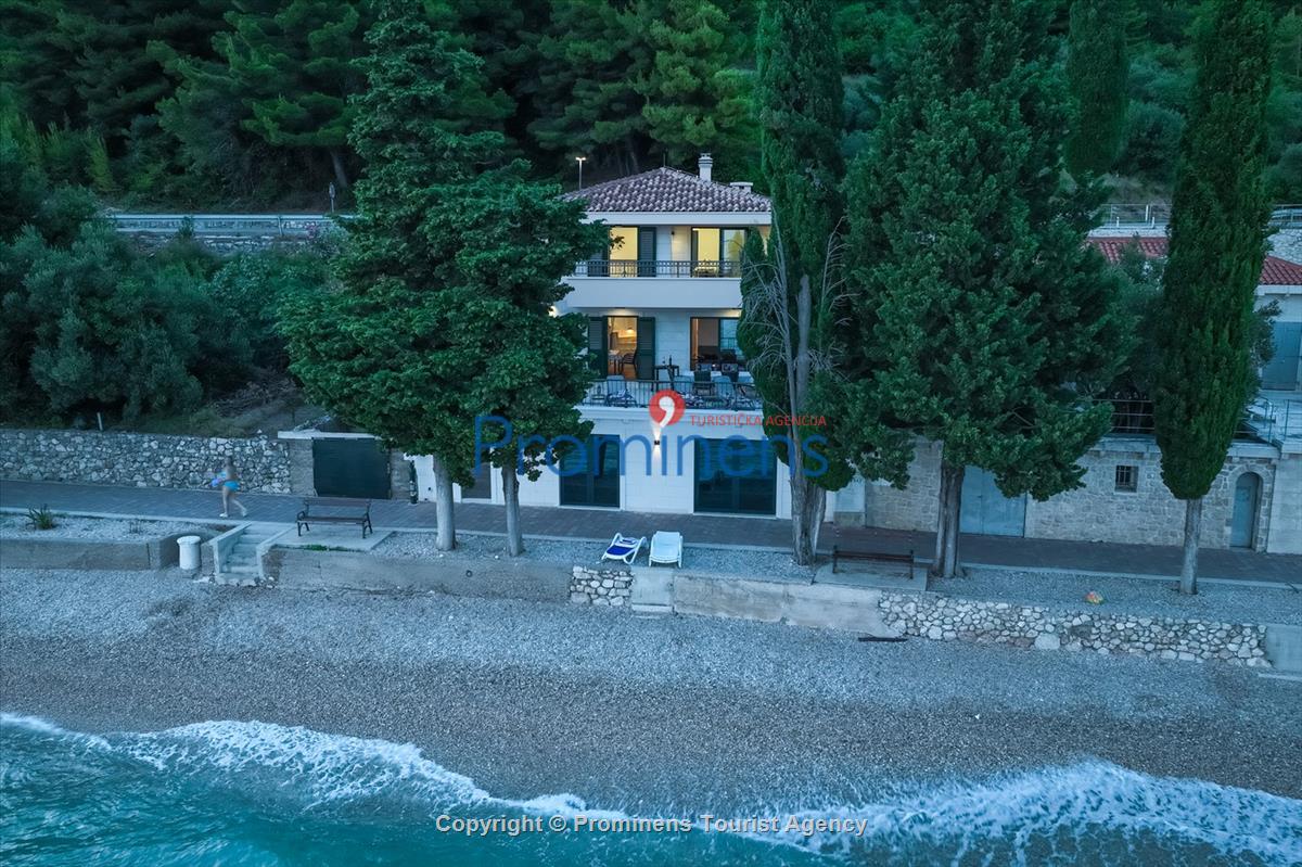 Kuća na plaži San't Antonio Podaca – 4 spavaće sobe, 2 obitelji, direktan izlaz na more, Makarska rivijera