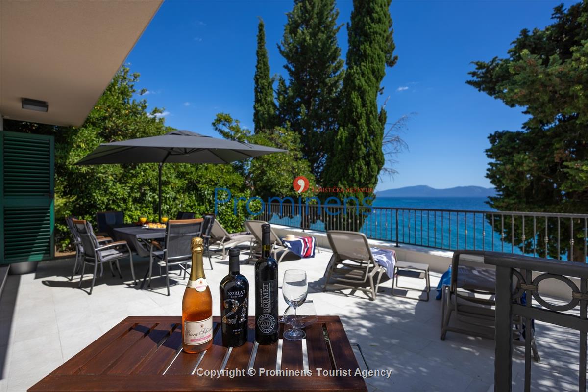 Kuća na plaži San't Antonio Podaca – 4 spavaće sobe, 2 obitelji, direktan izlaz na more, Makarska rivijera