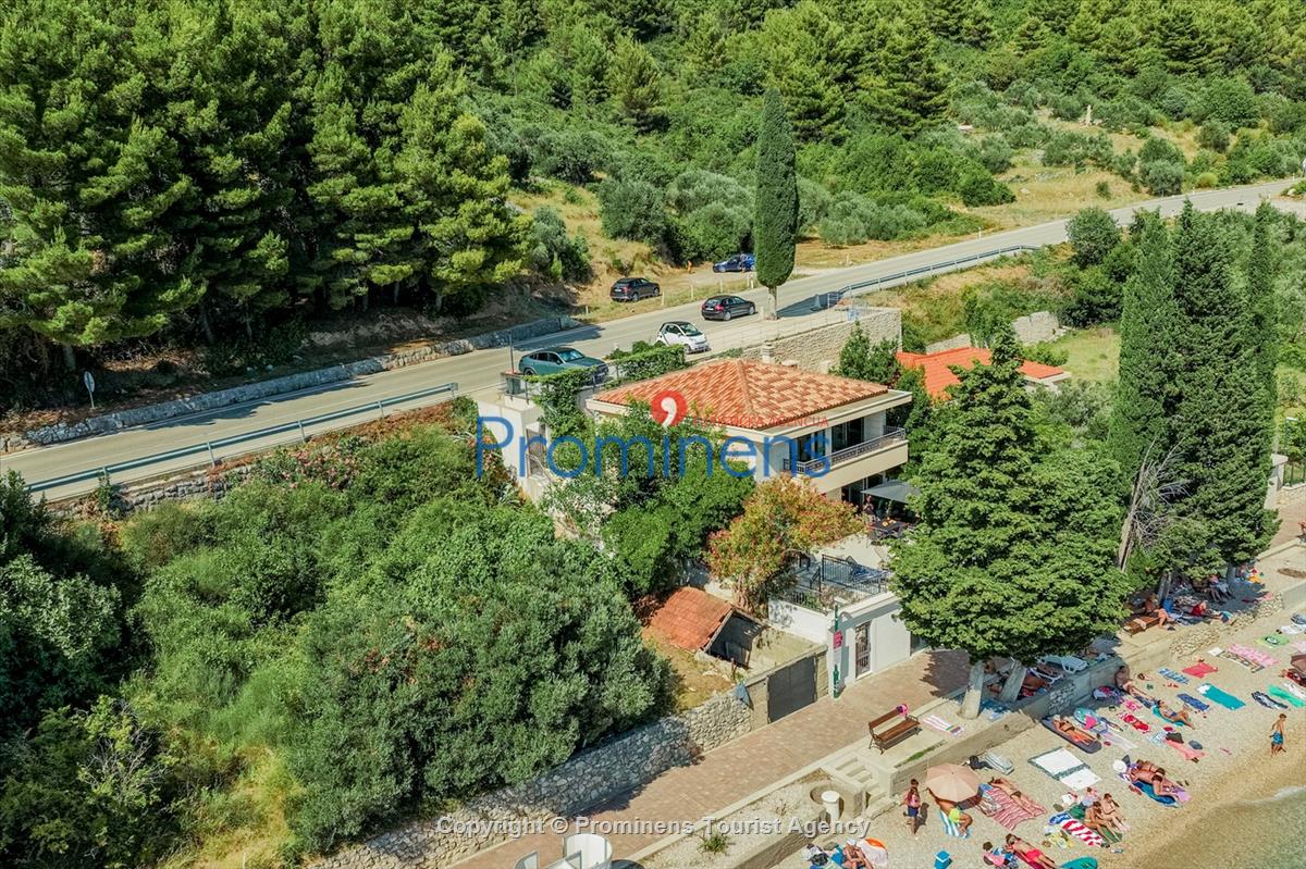 Kuća na plaži San't Antonio Podaca – 4 spavaće sobe, 2 obitelji, direktan izlaz na more, Makarska rivijera