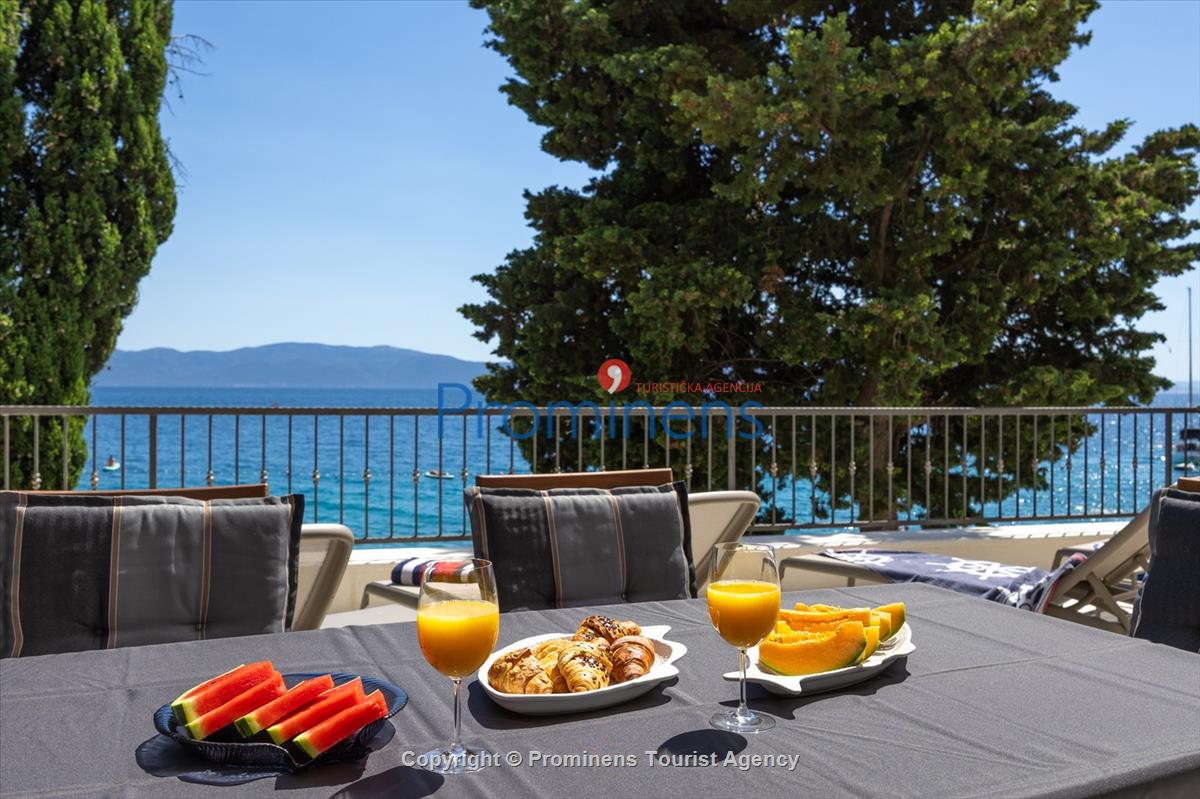 Kuća na plaži San't Antonio Podaca – 4 spavaće sobe, 2 obitelji, direktan izlaz na more, Makarska rivijera