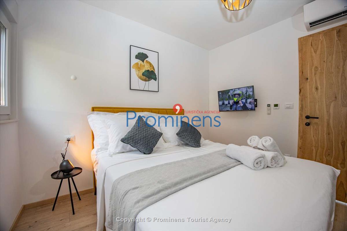 Helena Penthouse Makarska – Three-Bedroom Apartment at Muccurum Residence