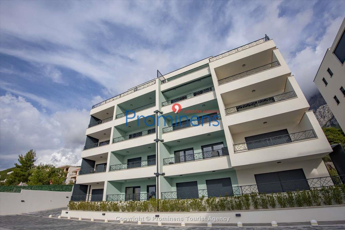 Helena Penthouse Makarska – Three-Bedroom Apartment at Muccurum Residence