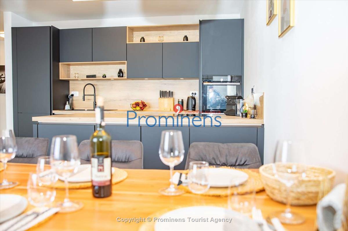 Helena Penthouse Makarska – Three-Bedroom Apartment at Muccurum Residence