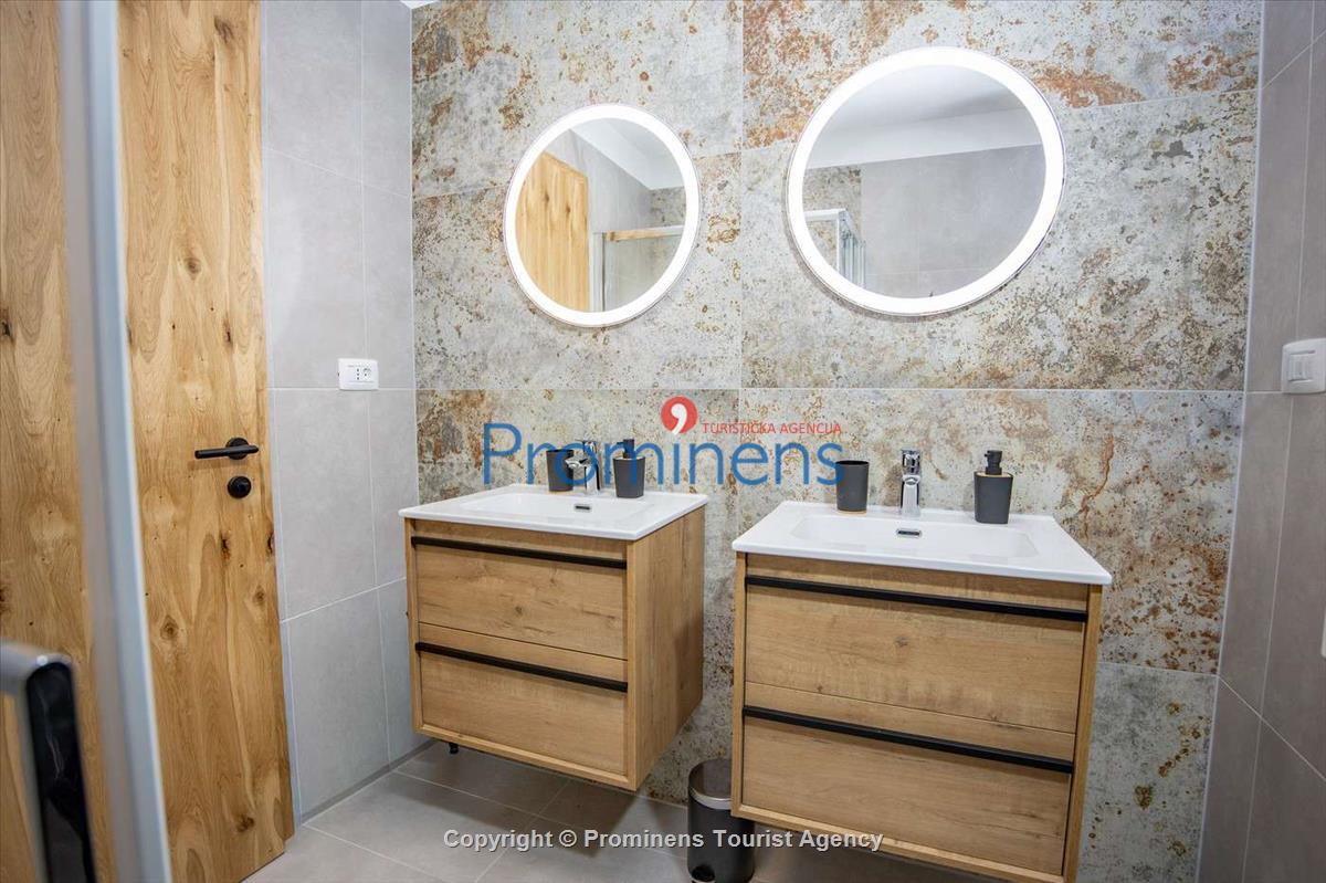 Helena Penthouse Makarska – Three-Bedroom Apartment at Muccurum Residence