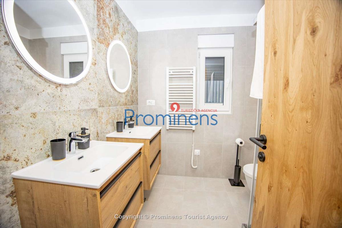 Helena Penthouse Makarska – Three-Bedroom Apartment at Muccurum Residence