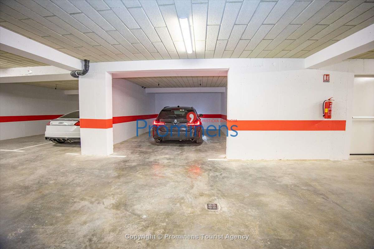 Helena Penthouse Makarska – Three-Bedroom Apartment at Muccurum Residence