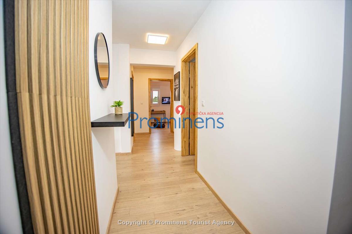 Helena Penthouse Makarska – Three-Bedroom Apartment at Muccurum Residence