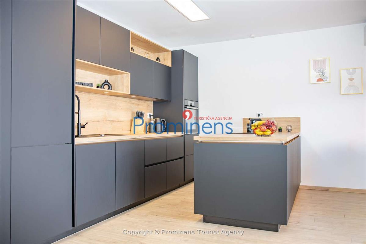 Helena Penthouse Makarska – Three-Bedroom Apartment at Muccurum Residence
