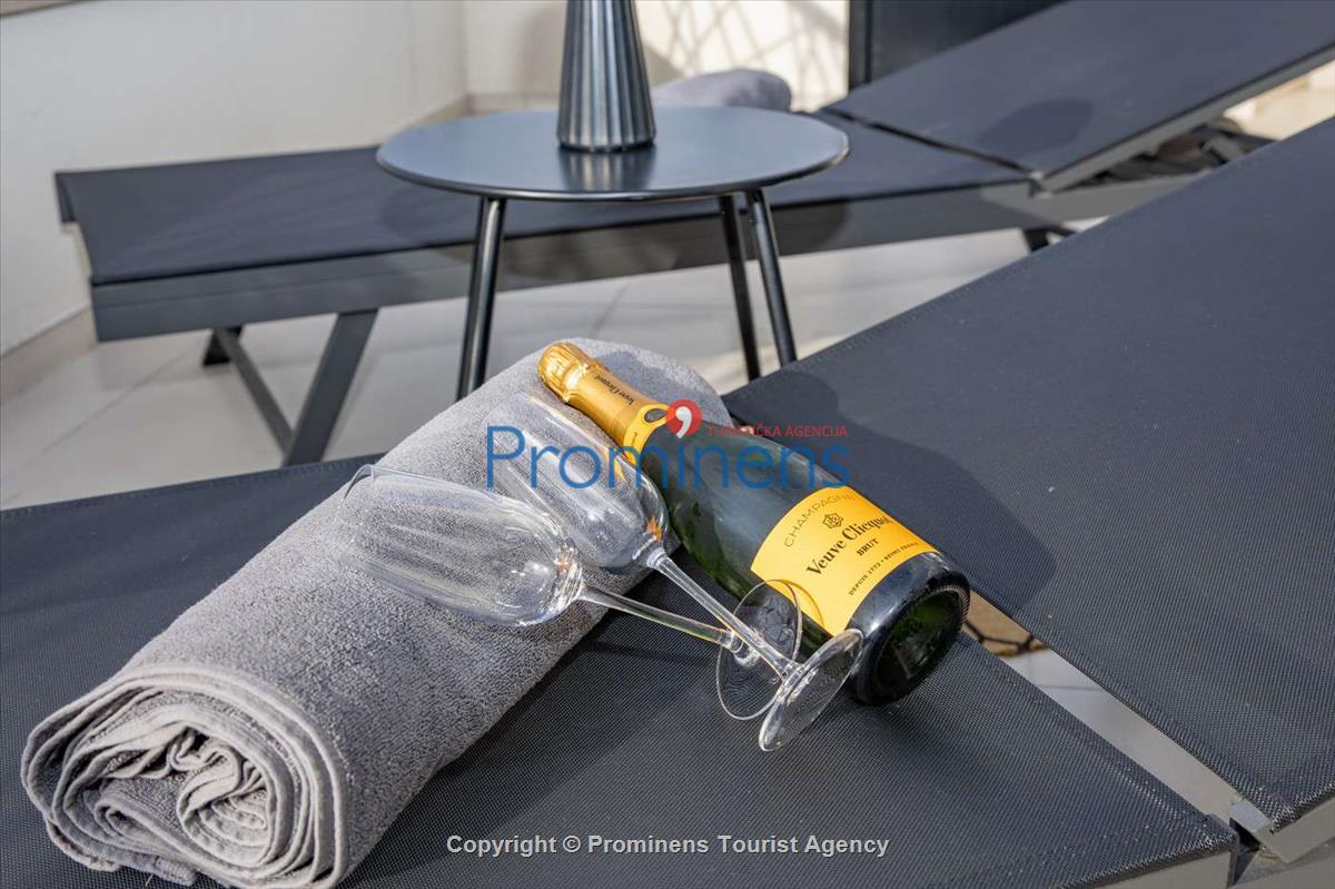 Helena Penthouse Makarska – Three-Bedroom Apartment at Muccurum Residence
