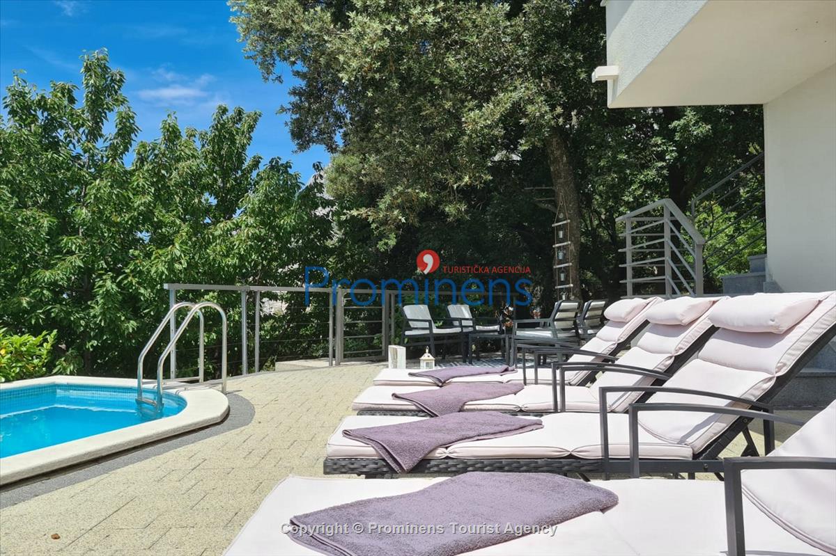 Ferienhaus Bastion mit Pool und Meerblick Baška Voda Dalmatien