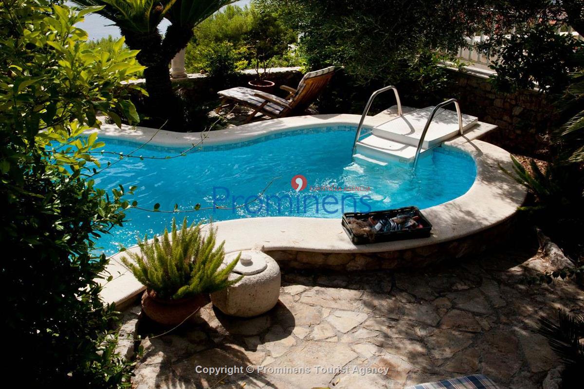 Ferienhaus Ina mit Pool bei Omiš Kroatien
