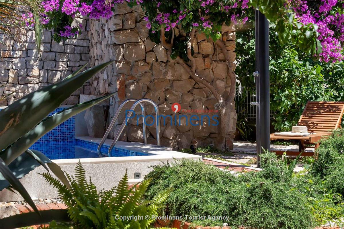 Ferienhaus Carpe Diem mit Pool in Sutivan, Insel Brač, Kroatien - Mieten Sie ein Ferienhaus fuer 6 Personen