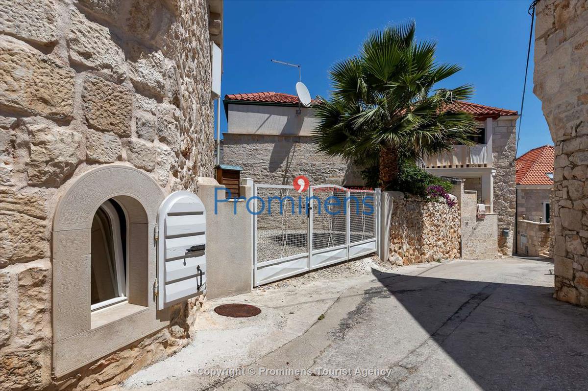 Ferienhaus Carpe Diem mit Pool in Sutivan, Insel Brač, Kroatien - Mieten Sie ein Ferienhaus fuer 6 Personen