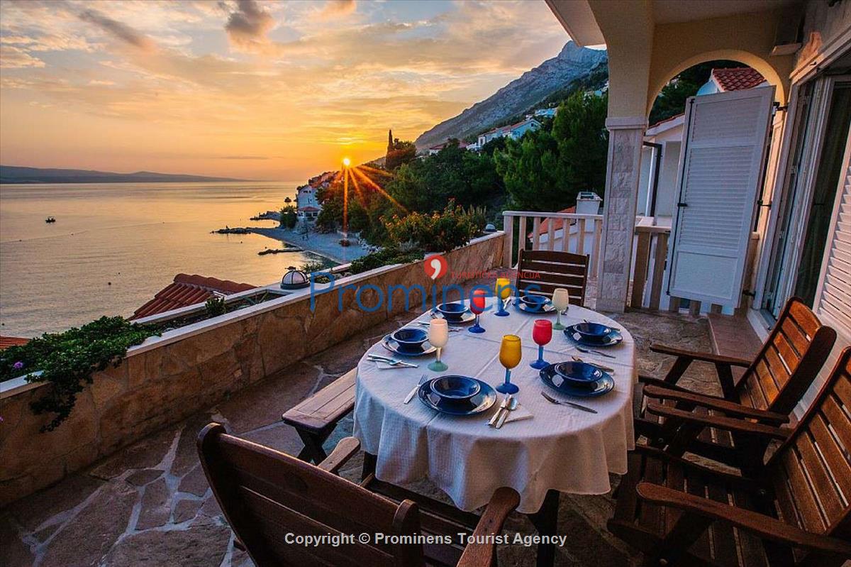 Villa Americano direkt am Strand in Pisak am Meer- Makarska Riviera Ideal fuer Familen mit Kindern