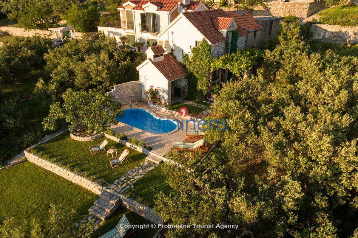 Ferienhaus Ela mit Meerblick in Puharići- Makarska- Kroatien - Perfekter Familienurlaub