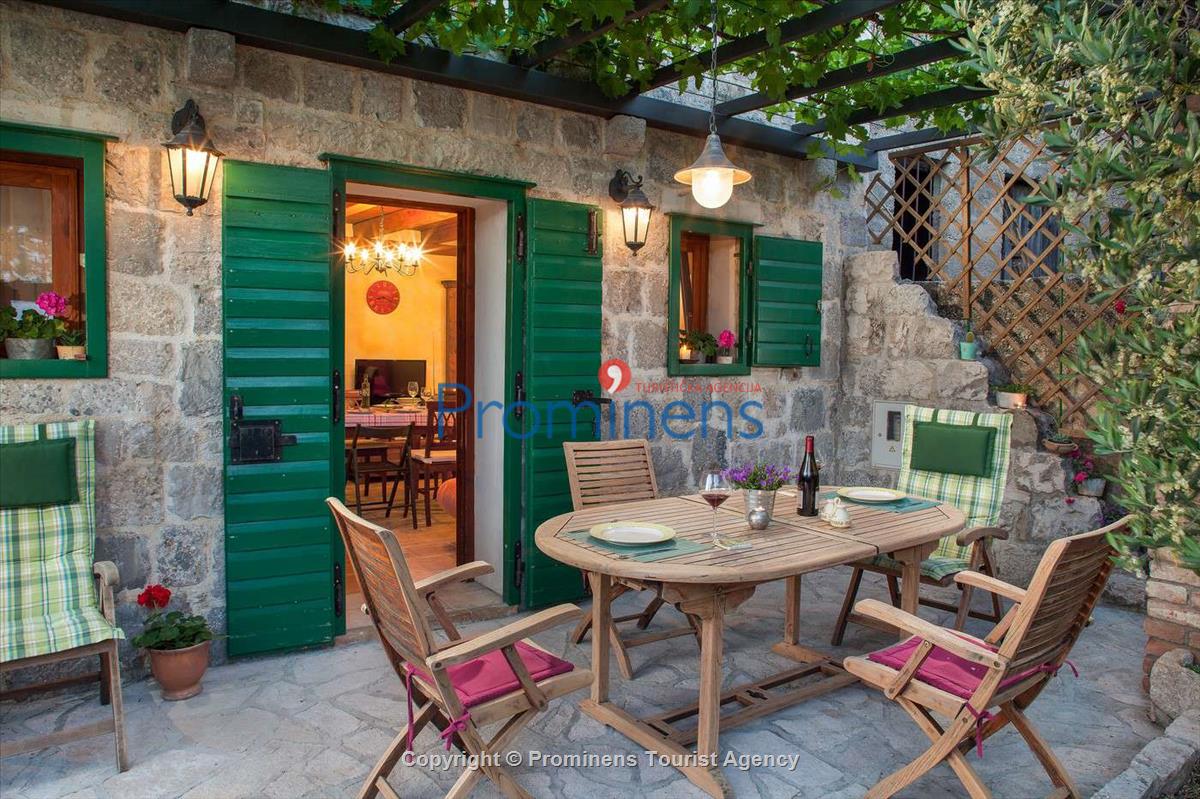 Holiday house Ela Makarska