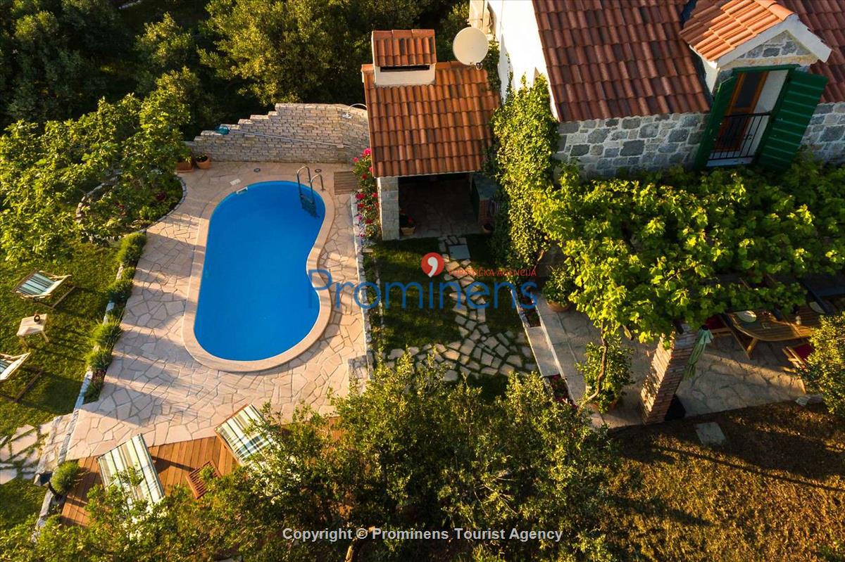 Ferienhaus Ela mit Meerblick in Puharići- Makarska- Kroatien - Perfekter Familienurlaub