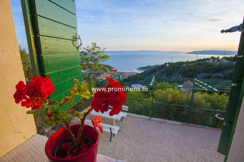 Steinhaus Fetiva mit Meerblick, Whirlpool und Sauna- ruhiger Lage ueber Makarska