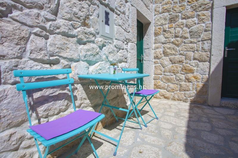 Steinhaus Fetiva mit Meerblick, Whirlpool und Sauna- ruhiger Lage ueber Makarska