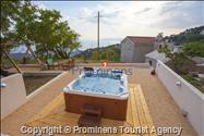 Steinhaus Fetiva mit Meerblick, Whirlpool und Sauna- ruhiger Lage ueber Makarska