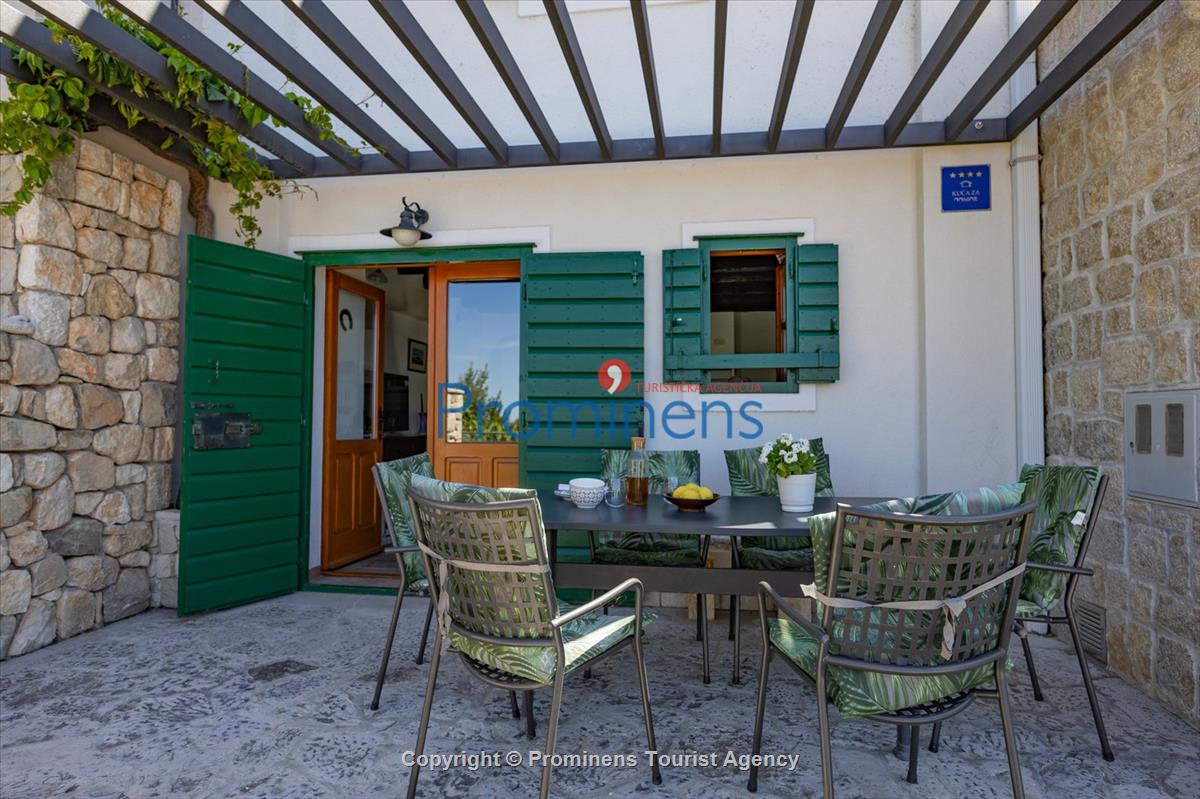 Ferienhaus Mely mit beheiztem Pool in Makarska - Panoramablick und Entspannung