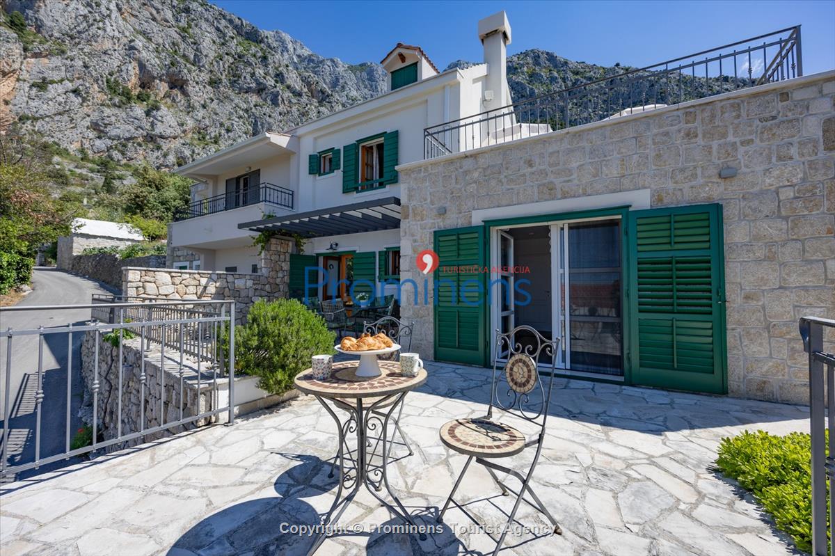 Ferienhaus Mely mit beheiztem Pool in Makarska - Panoramablick und Entspannung