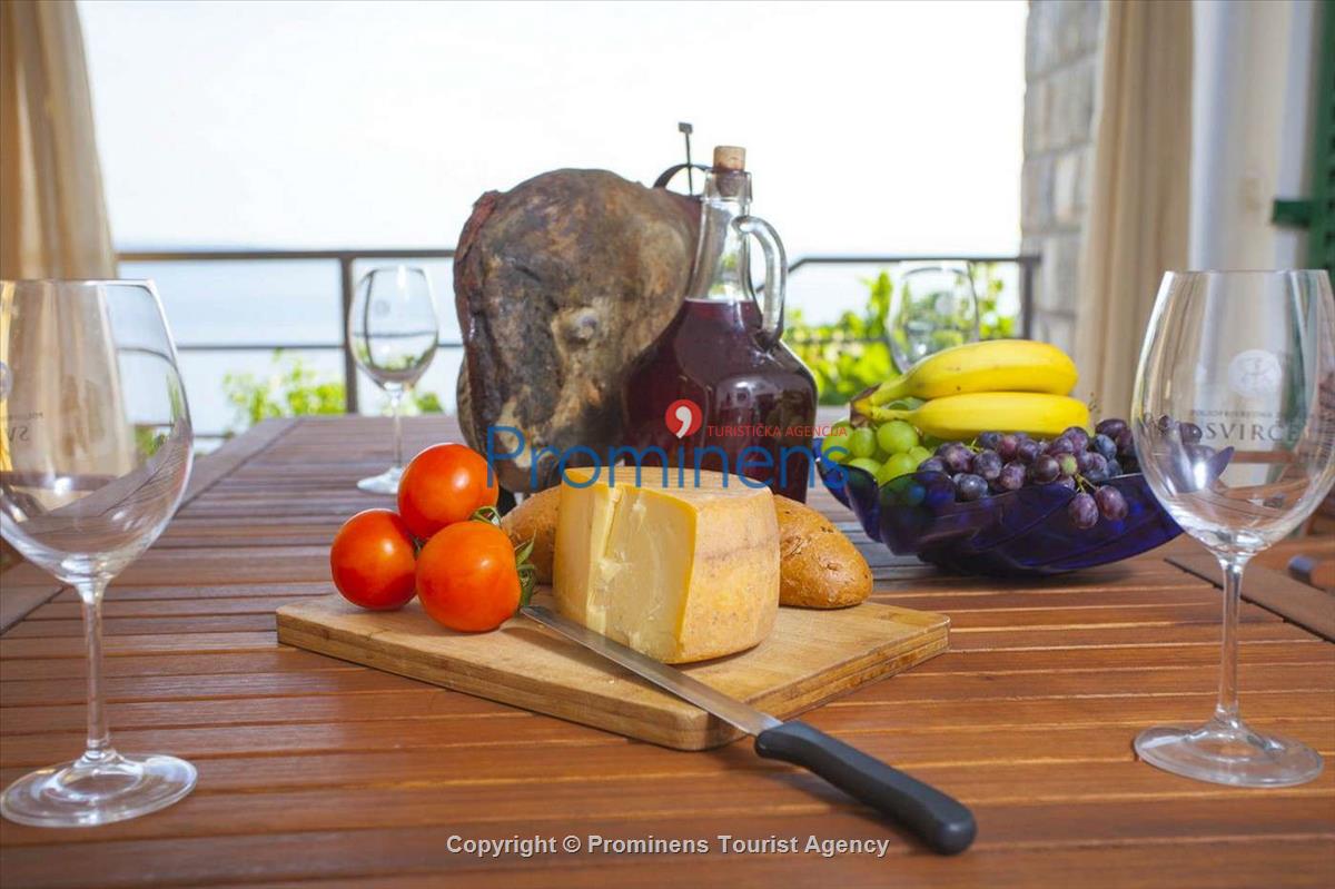 Charmantes Ferienhaus mit Pool und Meerblick in Tučepi - Kroatien an der Makarska Riviera 