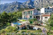 Charmantes Ferienhaus mit Pool und Meerblick in Tučepi - Kroatien an der Makarska Riviera 