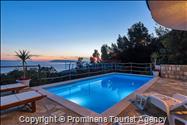 Charmantes Ferienhaus mit Pool und Meerblick in Tučepi - Kroatien an der Makarska Riviera 