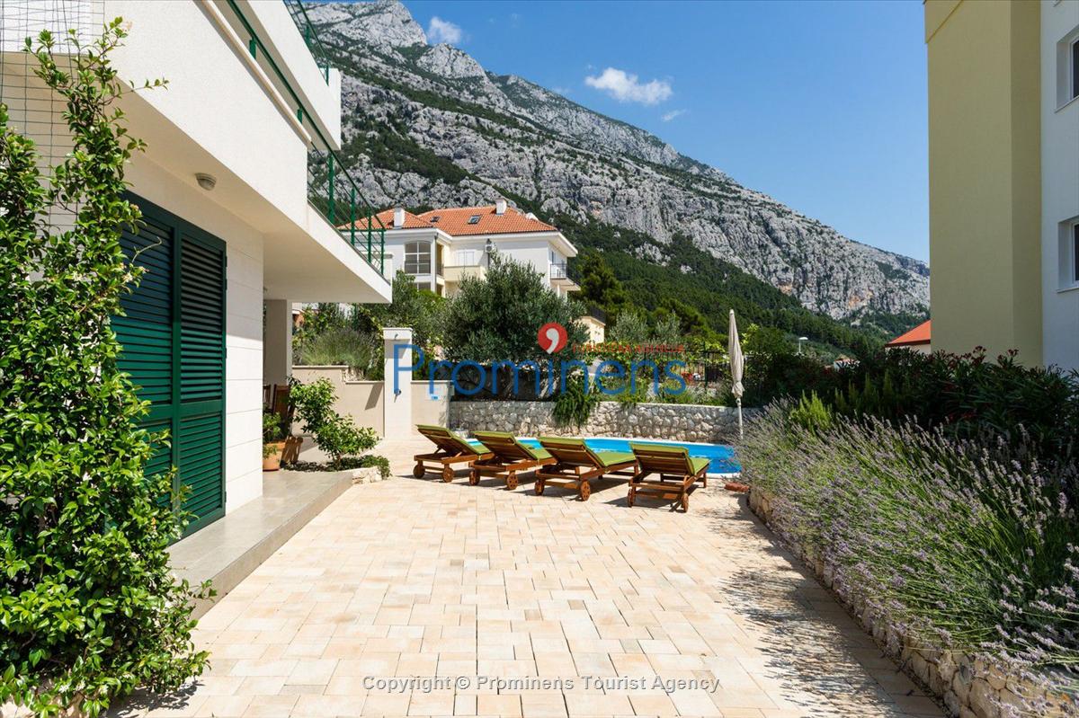 Apartman Sandra sa privatnim bazenom Makarska