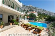 Luxurious apartment  Sandra with pool Makarska