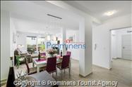 Luxurious apartment  Sandra with pool Makarska