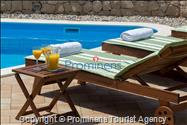 Luxurious apartment  Sandra with pool Makarska