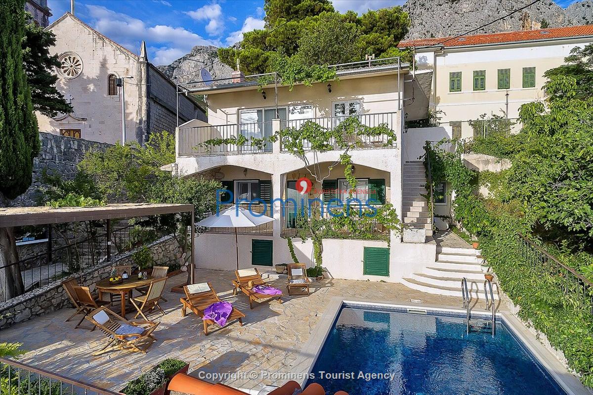 Ferienhaus Matija in Podgora mit Pool Perfekt fuer Familienurlaub oder Urlaub mit Hund in Kroatien bis 8 Personen