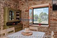 Villa Natura Rustika mit Pool auf der Insel Hvar, Urlaub in Dalmatien  Alleinstehende Villa auf 8.500 qm Grundstueck