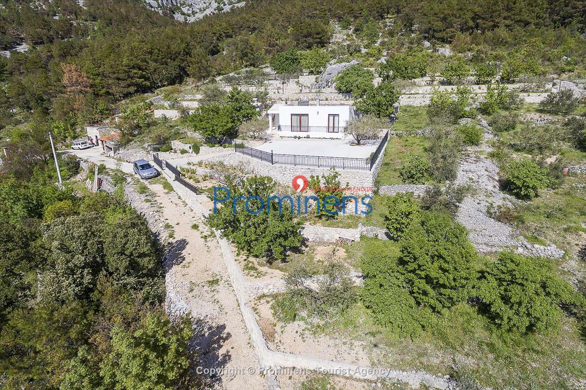 Alleinstehendes Ferienhaus Tome mit Meerblick oberhalb von Makarska