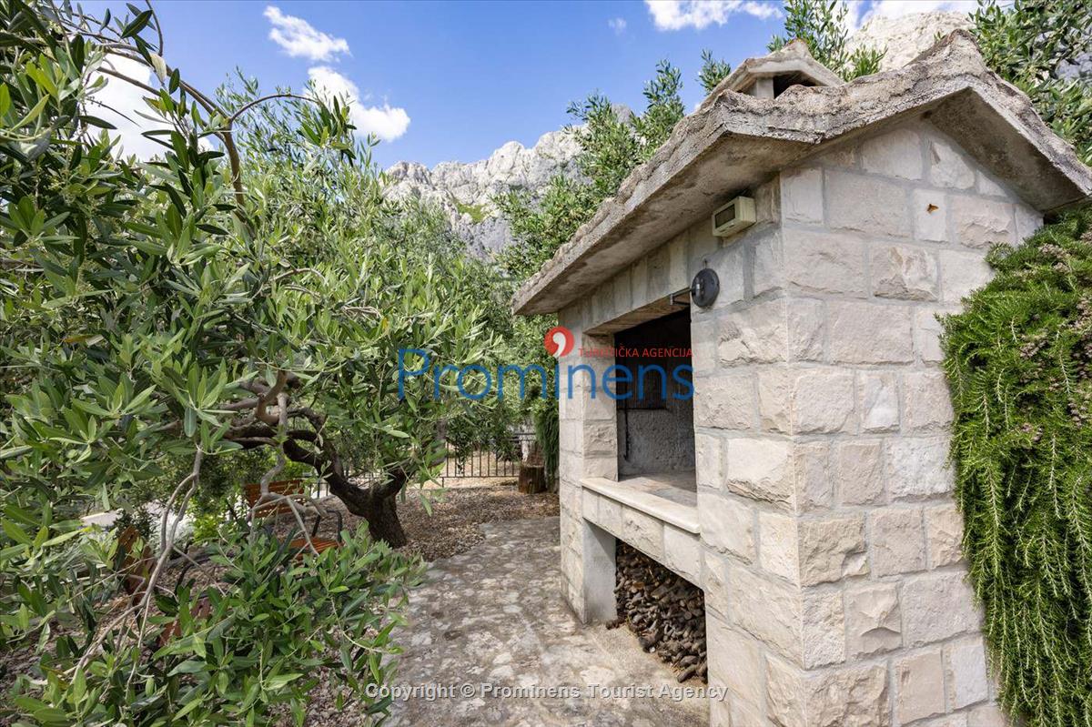 Alleinstehendes Ferienhaus Tome mit Meerblick oberhalb von Makarska