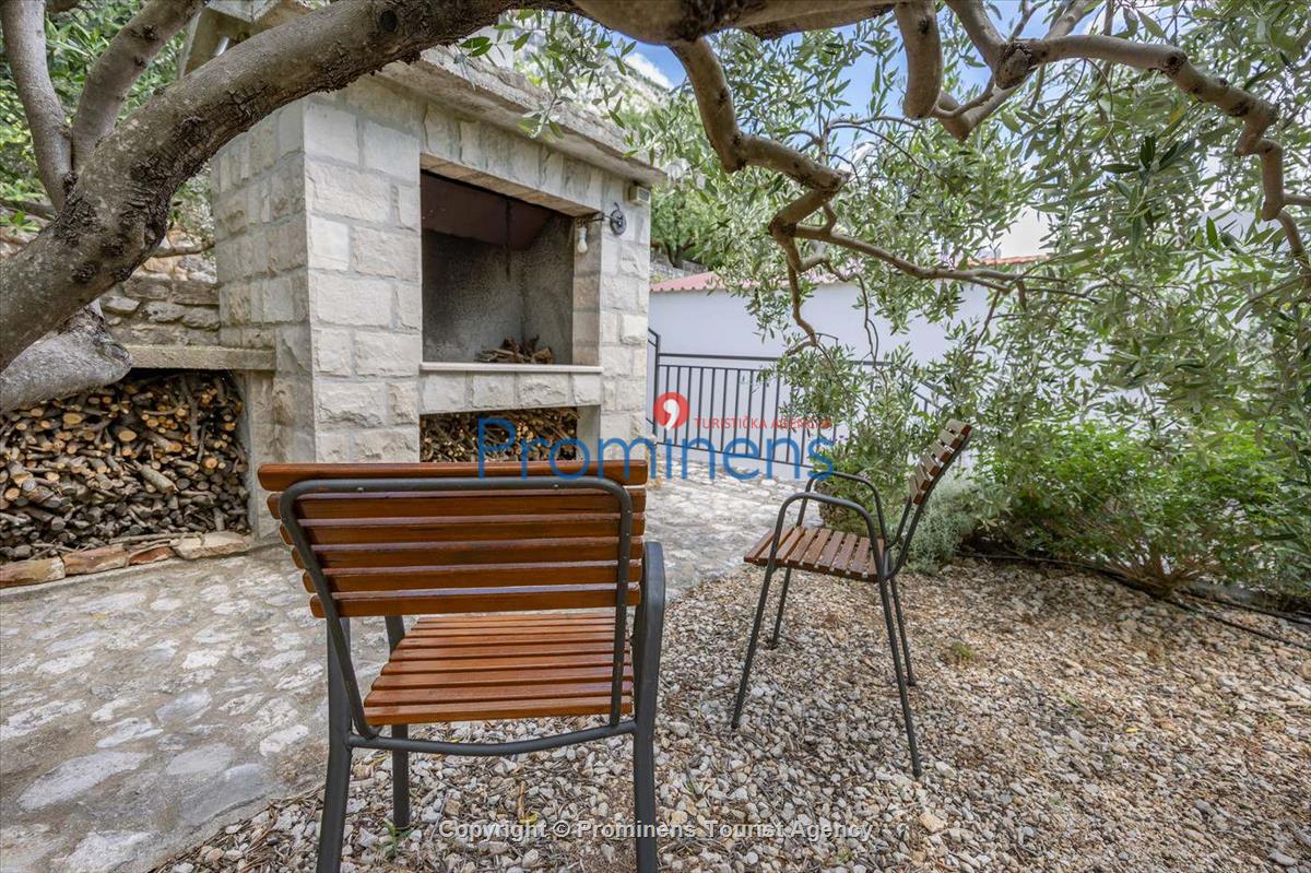 Alleinstehendes Ferienhaus Tome mit Meerblick oberhalb von Makarska