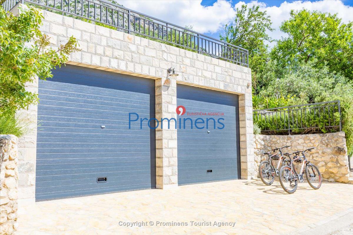 Alleinstehendes Ferienhaus Tome mit Meerblick oberhalb von Makarska