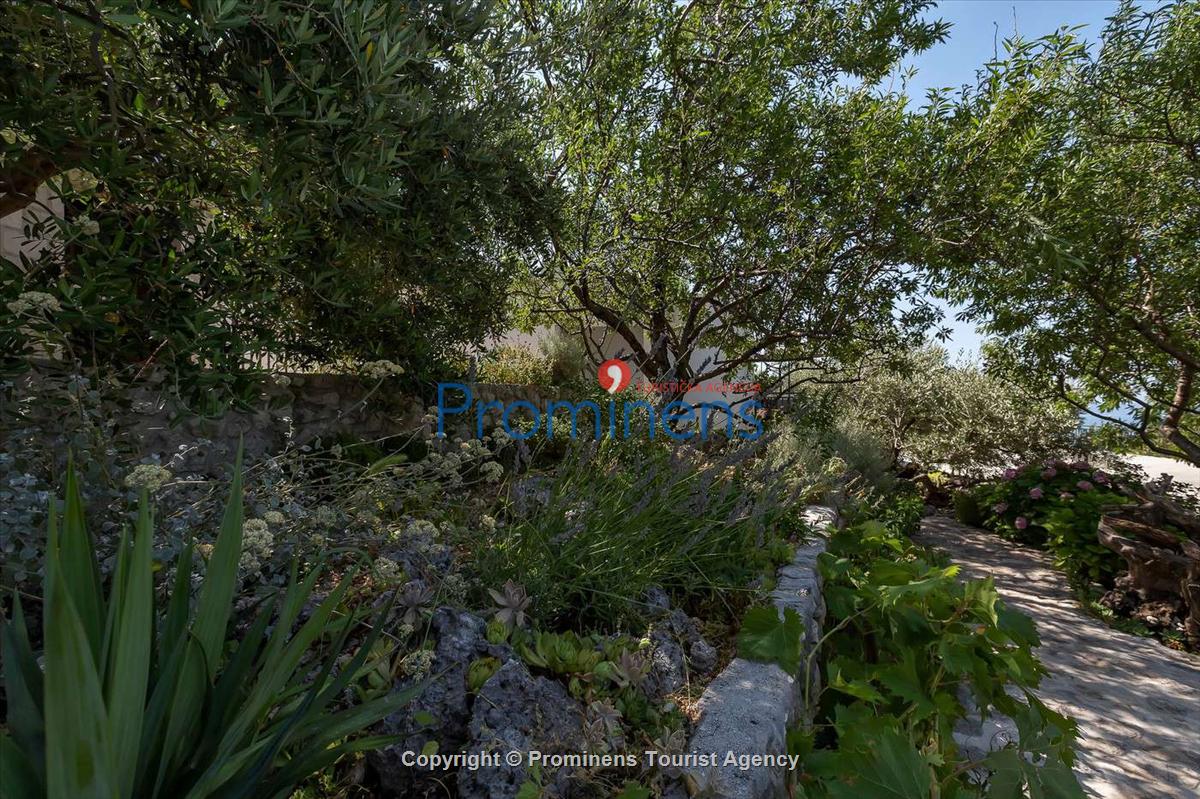 Alleinstehendes Ferienhaus Tome mit Meerblick oberhalb von Makarska