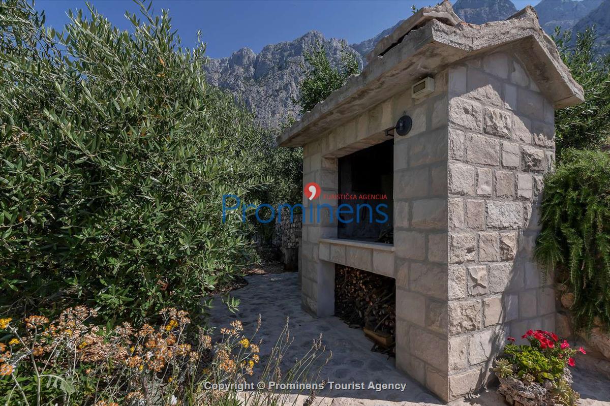 Alleinstehendes Ferienhaus Tome mit Meerblick oberhalb von Makarska