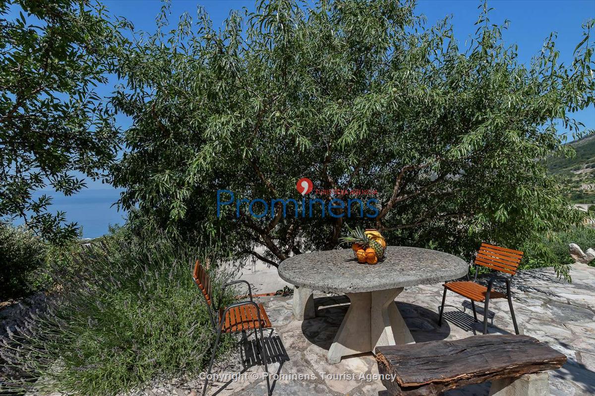 Alleinstehendes Ferienhaus Tome mit Meerblick oberhalb von Makarska