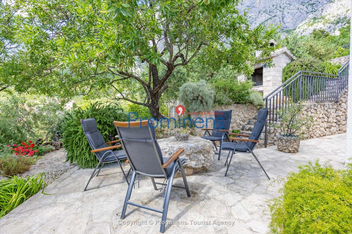 Alleinstehendes Ferienhaus Tome mit Meerblick oberhalb von Makarska