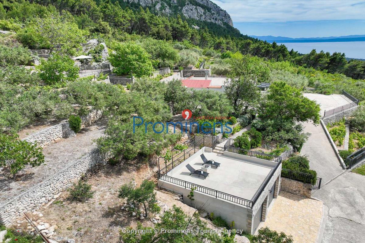 Alleinstehendes Ferienhaus Tome mit Meerblick oberhalb von Makarska