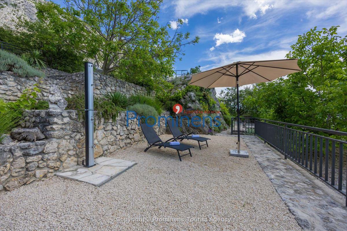 Alleinstehendes Ferienhaus Tome mit Meerblick oberhalb von Makarska