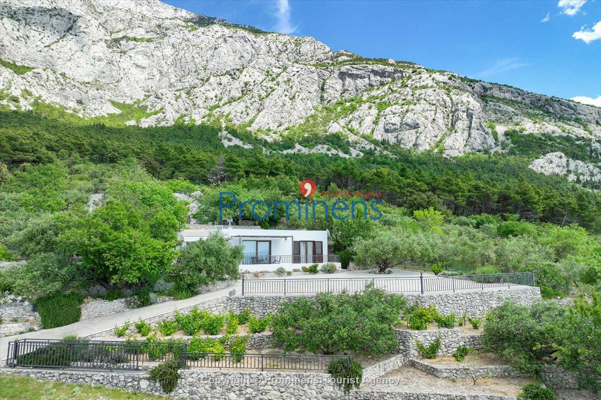 Alleinstehendes Ferienhaus Tome mit Meerblick oberhalb von Makarska
