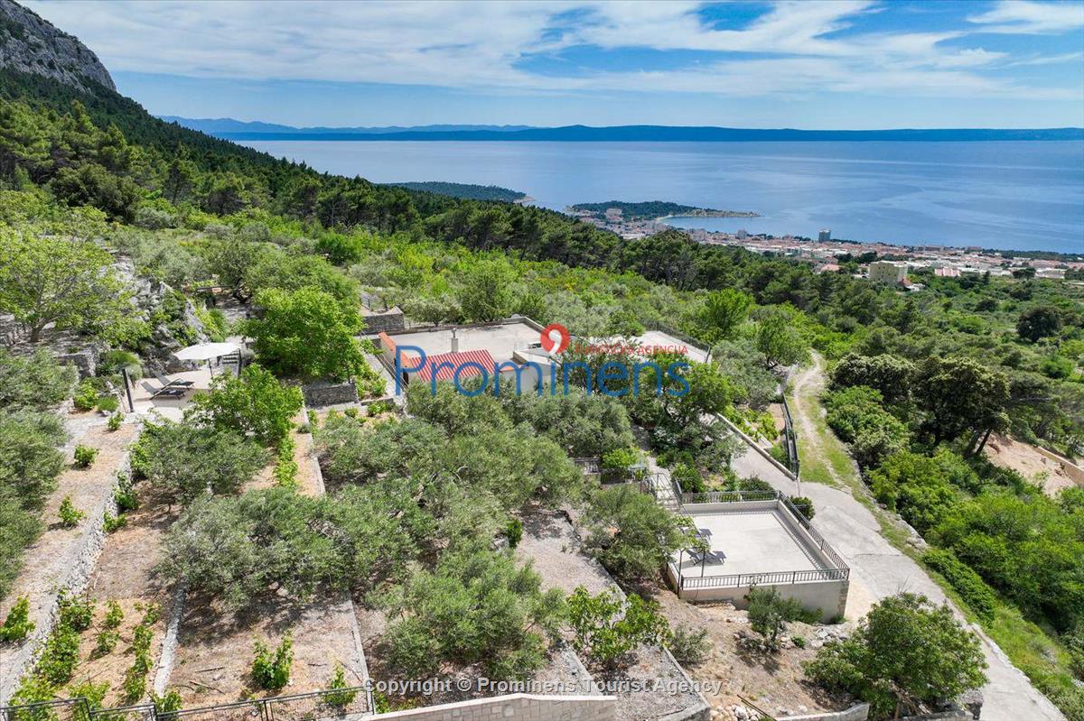 Alleinstehendes Ferienhaus Tome mit Meerblick oberhalb von Makarska