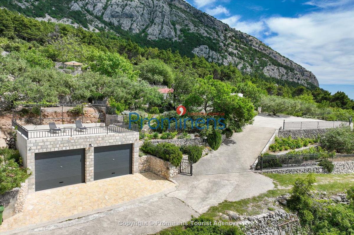 Alleinstehendes Ferienhaus Tome mit Meerblick oberhalb von Makarska